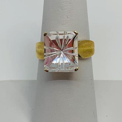 LOT 87: 10K Gold Rock Crystal Size 7 Ring - 4 gtw