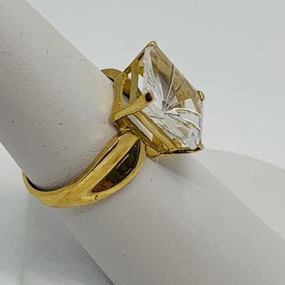 LOT 87: 10K Gold Rock Crystal Size 7 Ring - 4 gtw
