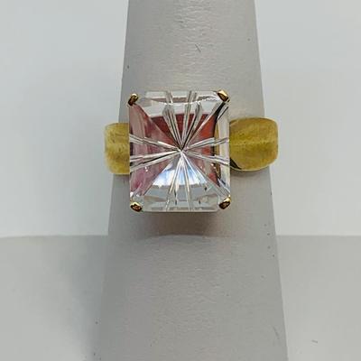 LOT 87: 10K Gold Rock Crystal Size 7 Ring - 4 gtw
