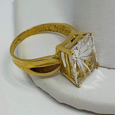 LOT 87: 10K Gold Rock Crystal Size 7 Ring - 4 gtw