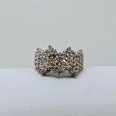 LOT 90: Diamond Cluster Ring - 14K Gold - Size 7 - 5.11 gtw