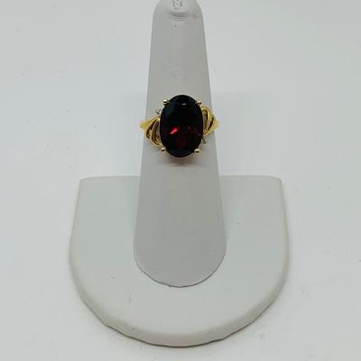 LOT 92: Oval Garnet  14K Gold Size 7 Ring - 3.54 gtw