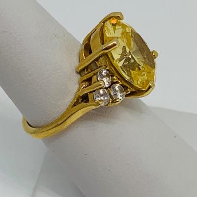 LOT 100: 14K Gold & CZ Size 6 Ring - 7.88 gtw