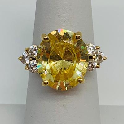 LOT 100: 14K Gold & CZ Size 6 Ring - 7.88 gtw