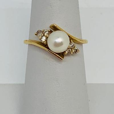 LOT 101: 14K Gold Cultured Pearl and Diamond Ring - Size 6.5 - 2.66 gtw