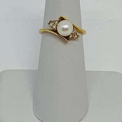 LOT 101: 14K Gold Cultured Pearl and Diamond Ring - Size 6.5 - 2.66 gtw