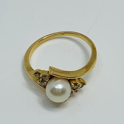 LOT 101: 14K Gold Cultured Pearl and Diamond Ring - Size 6.5 - 2.66 gtw
