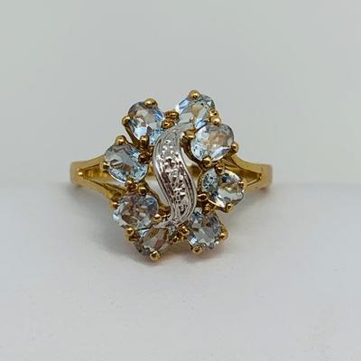 LOT 102: Aquamarine Size 7 Cluster Ring - 14K Gold  - 3.49 gtw