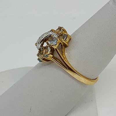 LOT 102: Aquamarine Size 7 Cluster Ring - 14K Gold  - 3.49 gtw