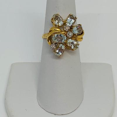 LOT 106: Aquamarine & Diamond Cluster Ring - 14K Gold - Size 7 - 4.33 gtw