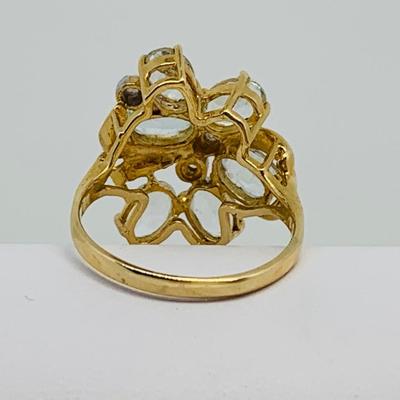 LOT 106: Aquamarine & Diamond Cluster Ring - 14K Gold - Size 7 - 4.33 gtw
