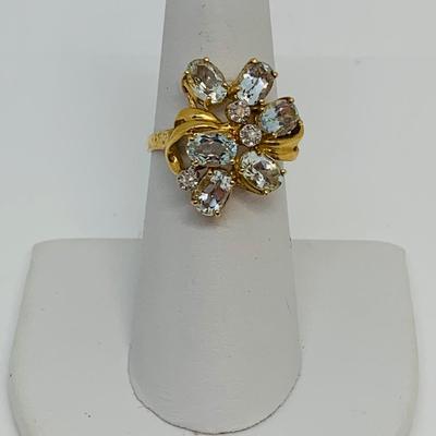 LOT 106: Aquamarine & Diamond Cluster Ring - 14K Gold - Size 7 - 4.33 gtw