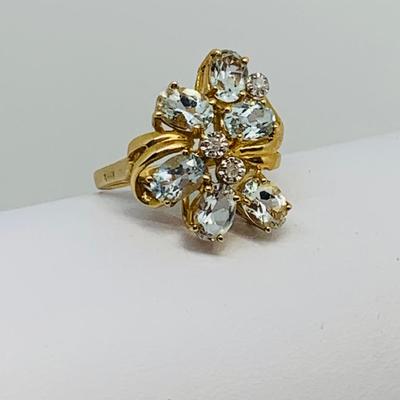 LOT 106: Aquamarine & Diamond Cluster Ring - 14K Gold - Size 7 - 4.33 gtw