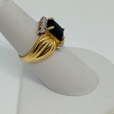 LOT 107: Black Onyx & Diamonds 14K Gold Size 7 Ring - 5 gtw
