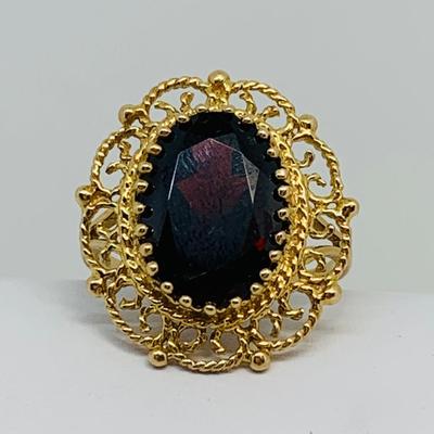LOT 110: Garnet 10K Gold Size 8 Ring - 5.55 gtw