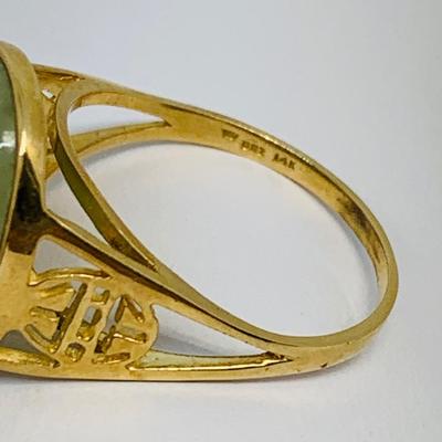 LOT 111: Large Jade 14K Gold Ring - Size 8 - 4.63 gtw