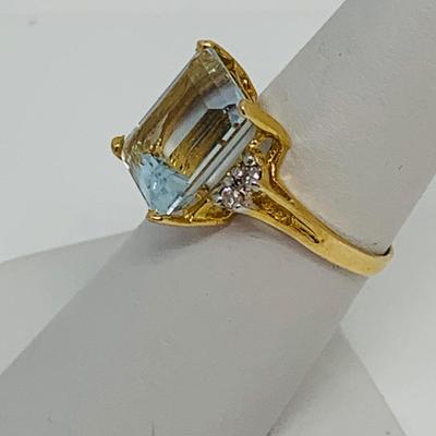 LOT 112: 14K Gold Ring - Topaz w/ Diamonds - Size 7 - 4.08 gtw