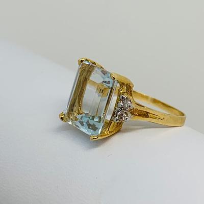 LOT 112: 14K Gold Ring - Topaz w/ Diamonds - Size 7 - 4.08 gtw