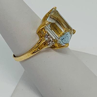 LOT 112: 14K Gold Ring - Topaz w/ Diamonds - Size 7 - 4.08 gtw
