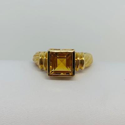 LOT 120: 14K Gold Square Citrine Size 7 Ring - 4.4 gtw