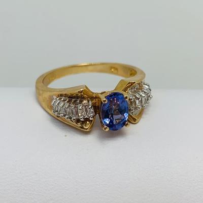 LOT 121: Tanzanite & Diamond Size 8 14K Gold Ring - 4.35 gtw