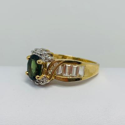 LOT 122: 14K Gold & Green Sapphire Ring - Size 7 - 3.92 gtw
