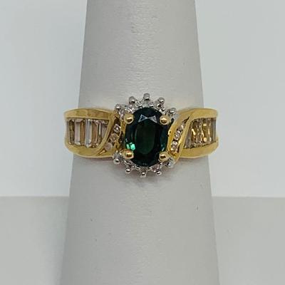 LOT 122: 14K Gold & Green Sapphire Ring - Size 7 - 3.92 gtw