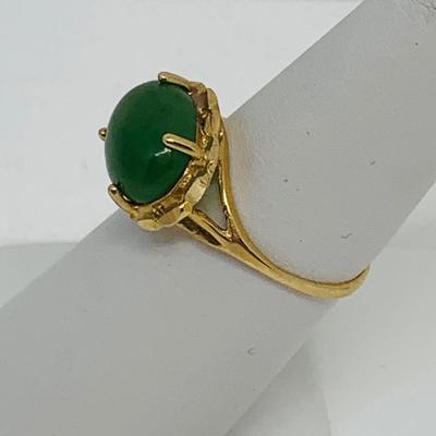 LOT 128: Jade & 14K Gold Ring - Size 6 - 2.42 gtw