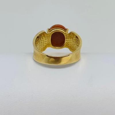 LOT 130: Orange Jade 10K Gold Ring - Size 8.5 - 5.31 gtw