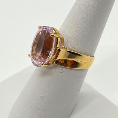 LOT 144: Large Pink/Purple Sapphire 14K Gold Ring - Size 7 - 5.8 gtw