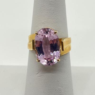 LOT 144: Large Pink/Purple Sapphire 14K Gold Ring - Size 7 - 5.8 gtw