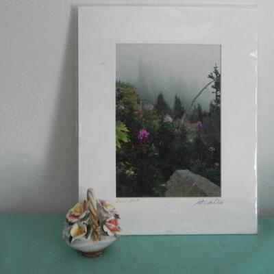 SIGNED PHOTO AND PORCELIAN FLOWERS