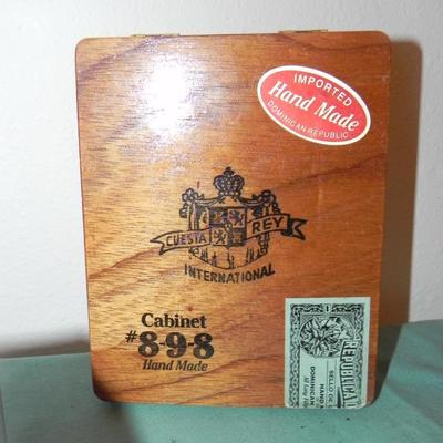 VINTAGE CIGAR BOXES AND MATCHBOOKS