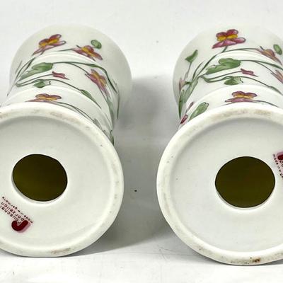 White floral pattern ceramic candle holder set
