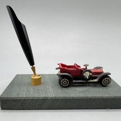 Retro Toy Car Desktop Pen Holder