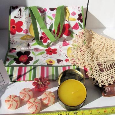 Christmas Tea Lite Candles, Nice Scented Candle in Tin, Decorative Bag, Fancy Doiley