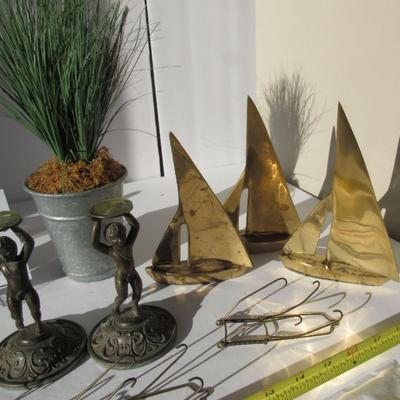 Lot of Decorative Items and Plate Racks