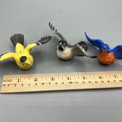 Lot of Colorful Ceramic Clay Hanging Wild Bird Ornament Figurines
