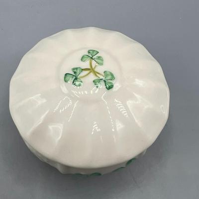 Retro Small Belleek Ceramic Trinket Clover Snuff Box