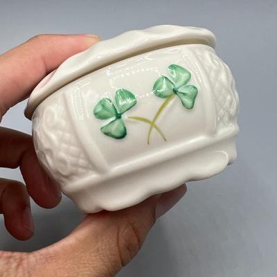 Retro Small Belleek Ceramic Trinket Clover Snuff Box