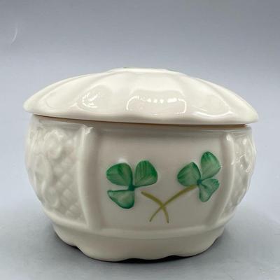 Retro Small Belleek Ceramic Trinket Clover Snuff Box