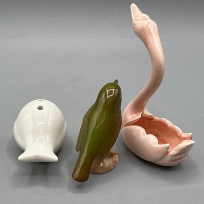 Lot of Miscellaneous Ceramic Clay Salt Shaker & Displayable Bird Figurines Figurines