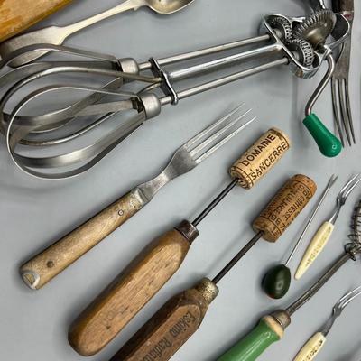 Lot of Miscellaneous Retro Kitchenware Utensils & More