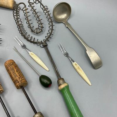Lot of Miscellaneous Retro Kitchenware Utensils & More