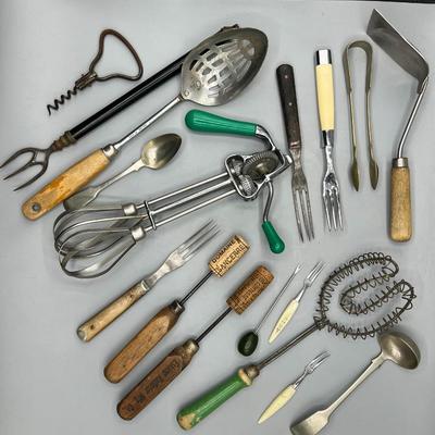 Lot of Miscellaneous Retro Kitchenware Utensils & More