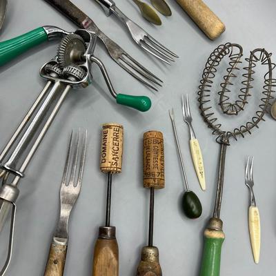 Lot of Miscellaneous Retro Kitchenware Utensils & More