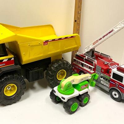Tonka toy lot fire truck tow truck dump truck