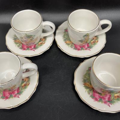 Disney teacup & saucer set, 4 sets Mickey Goofy Tinkerbell Dumbo