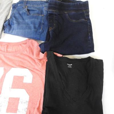 8 pc Women's Clothing size XL & XXL: 2 jeans, 4 SS Shirts, 2 LS shirts