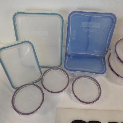 27 pc Kitchen Food Containers, "Snapware" 13 containers, 12 lids, 2 dividers